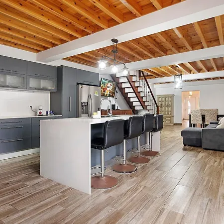 Windmill House Villa *