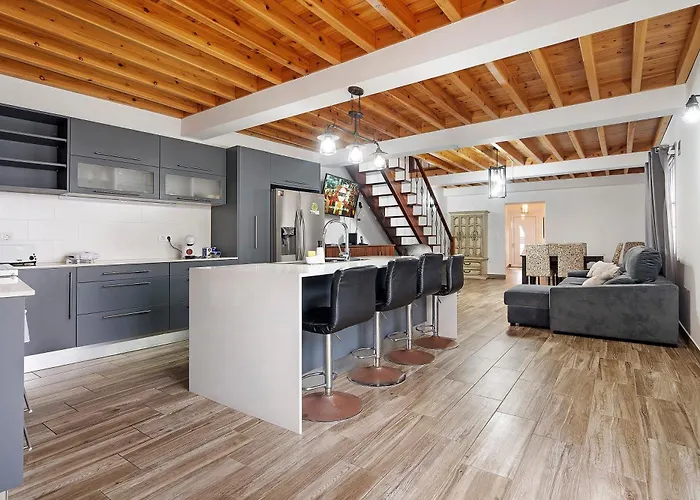 Windmill House Villa *