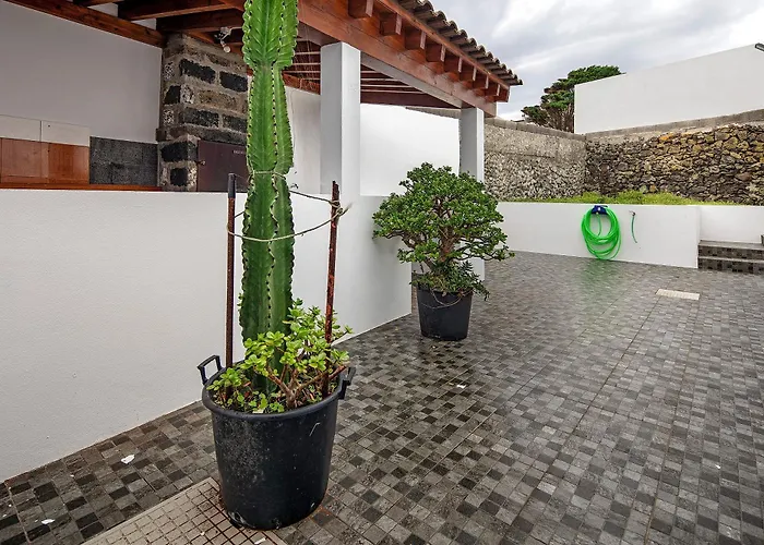 Villa Windmill House *